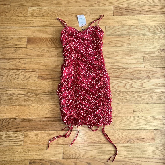 NWT Missguided Red Heart Print Ruched Mini Dress Size 4 - Picture 6 of 10